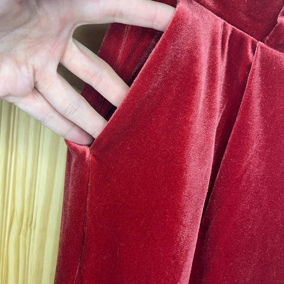 Torrid Relaxed Taper Velvet High-Rise Pant - Picture 3 of 6